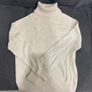 Perfect for fall turtle neck!